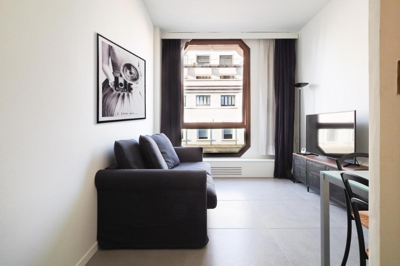 Duomo Luxury Apartment - ONE BED Milão Exterior foto