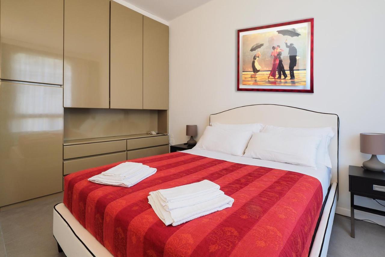 Duomo Luxury Apartment - ONE BED Milão Exterior foto